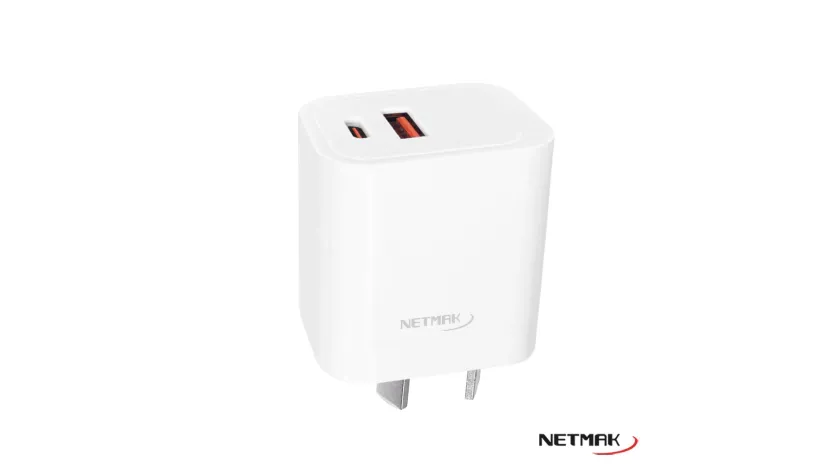 Cargador p/dispositivos doble puerto USB + USB-C blanco Netmak